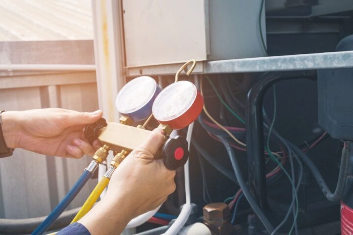 charging a heat pump with refrigerant